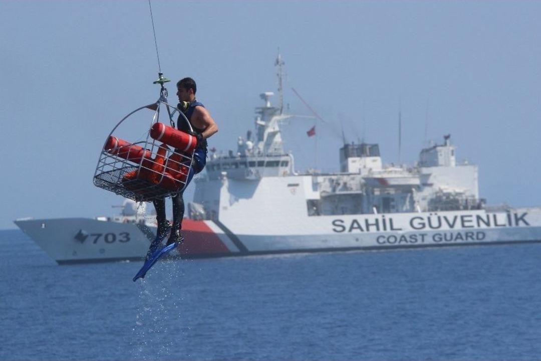 Deniz Aslanı Arama Kurtarma Tatbikatında G&ouml;vde G&ouml;sterisi