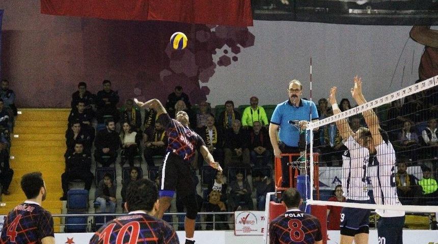 Voleybol 1. Lig Erkekler Final Ma&ccedil;ları Mersin&rsquo;de Başladı