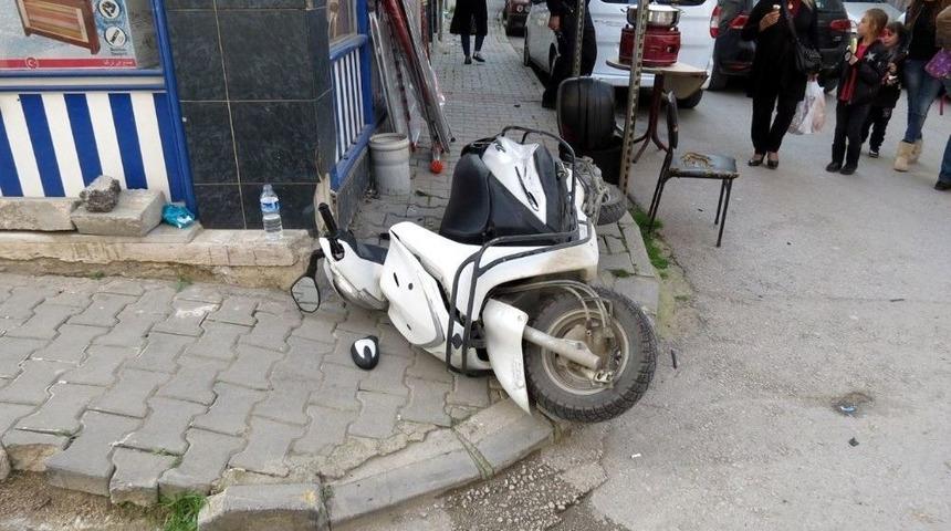 Pizza G&ouml;t&uuml;r&uuml;rken Otomobil &Ccedil;arptı