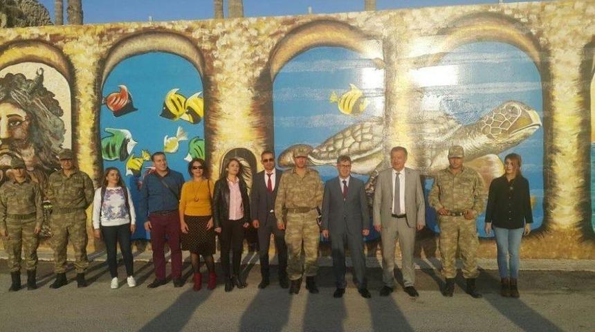 Karakol Duvarları, Kentin K&uuml;lt&uuml;r&uuml; Ve Milli Değerlerle S&uuml;slendi