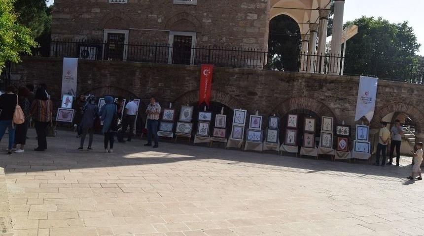 Aydın&rsquo;da H&uuml;sn-&uuml; Hat, Tezhip Ve Ebru Sergisi Beğeni Topladı