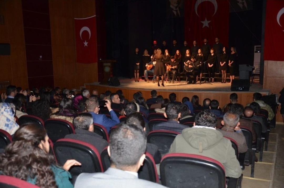 Y&uuml;ksekova&rsquo;da 24 Kasım &Ouml;ğretmenler G&uuml;n&uuml;