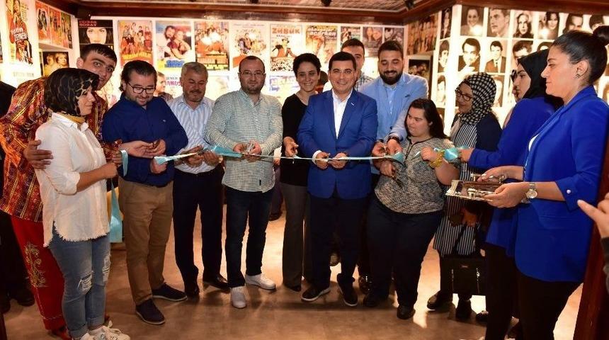 Dokuma Yeşil&ccedil;am Kapılarını A&ccedil;tı