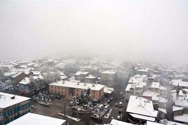 Zile, Beyaz &Ouml;rt&uuml; İle Kaplandı 2