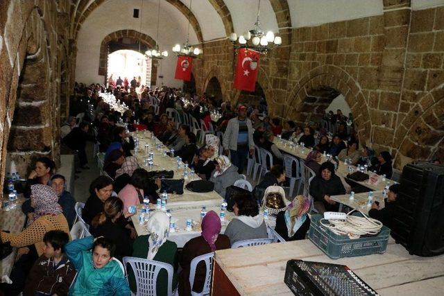 Hekimhan’da Anneler Günü Coşkusu