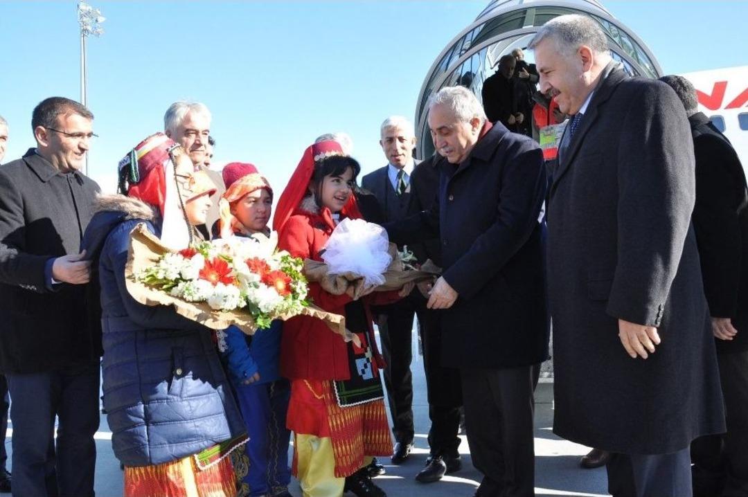 Bakan Arslan İle Fakıbaba &Ouml;ğretmenler G&uuml;n&uuml;&rsquo;n&uuml; Kutladı