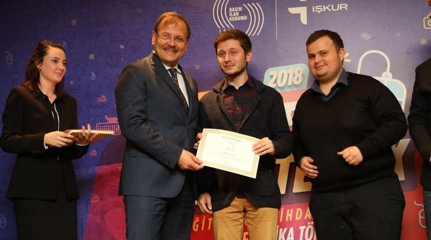 Başbakan Yardımcısı &Ccedil;avuşoğlu: "g&uuml;&ccedil;l&uuml; T&uuml;rkiye&rsquo;ye G&uuml;&ccedil;l&uuml; Medya Yakışır"