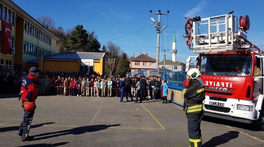 Kışla Mahmut Likoğlu Ortaokulunda Yangın Tatbikatı