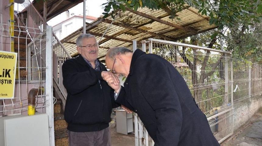 Sargın, 45 Yıl &Ouml;nceki &Ouml;ğretmenlerini Evlerinde Ziyaret Etti