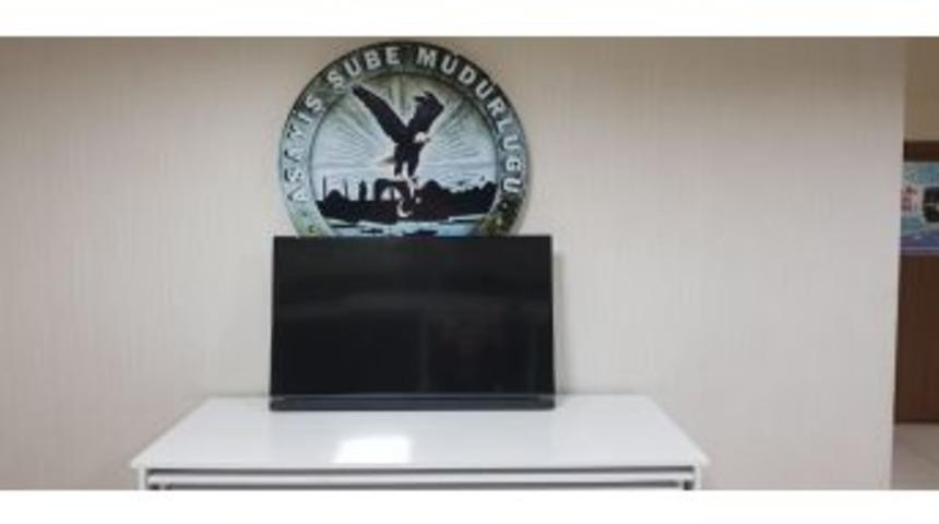 Evden Televizyon &Ccedil;alan Hırsız Kamerada