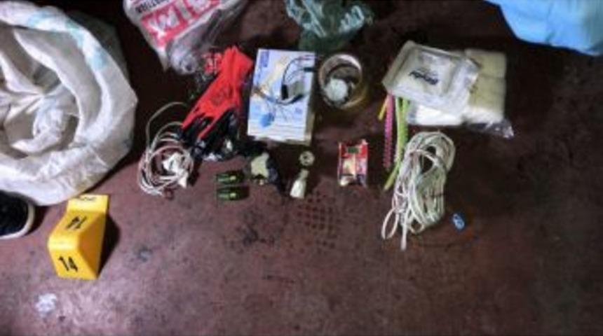 İzmir&rsquo;de Ter&ouml;r &Ouml;rg&uuml;t&uuml;n&uuml;n H&uuml;cre Evine Operasyon