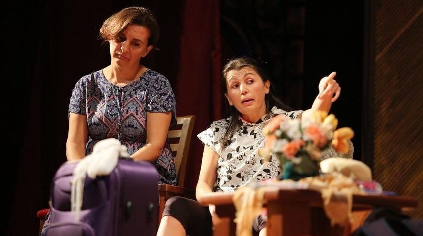 Sahnede Kadın Hikayesi