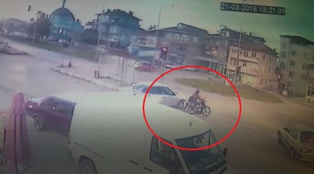 Kamyonun &Ccedil;arptığı Motosiklet S&uuml;r&uuml;c&uuml;s&uuml; Gen&ccedil; Kız Hayatını Kaybetti