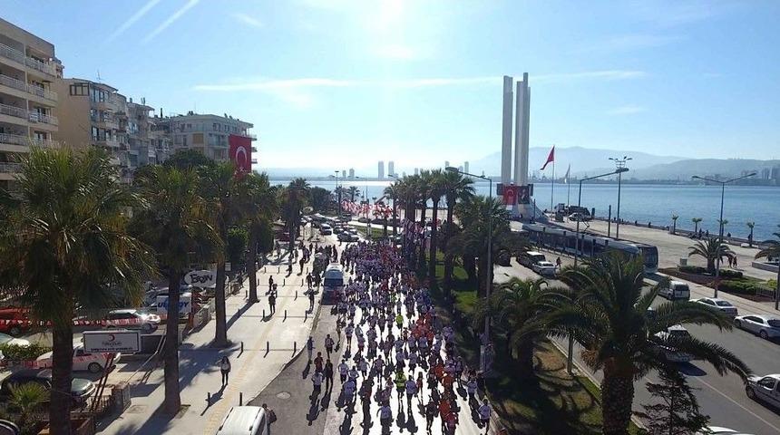 Z&uuml;beyde Anne&rsquo;ye Koştular