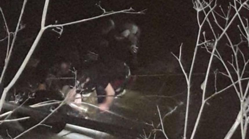 Trabzon&rsquo;da Polis Ekip Otosu Dereye U&ccedil;tu: 1 Şehit, 1 Kayıp