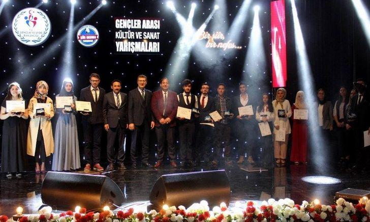 Şiir Okuma Yarışması Bölge Finalleri Yapıldı G5