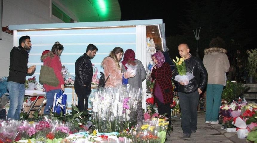 &Ccedil;i&ccedil;ek&ccedil;ilerde &lsquo;24 Kasım&rsquo; Yoğunluğu