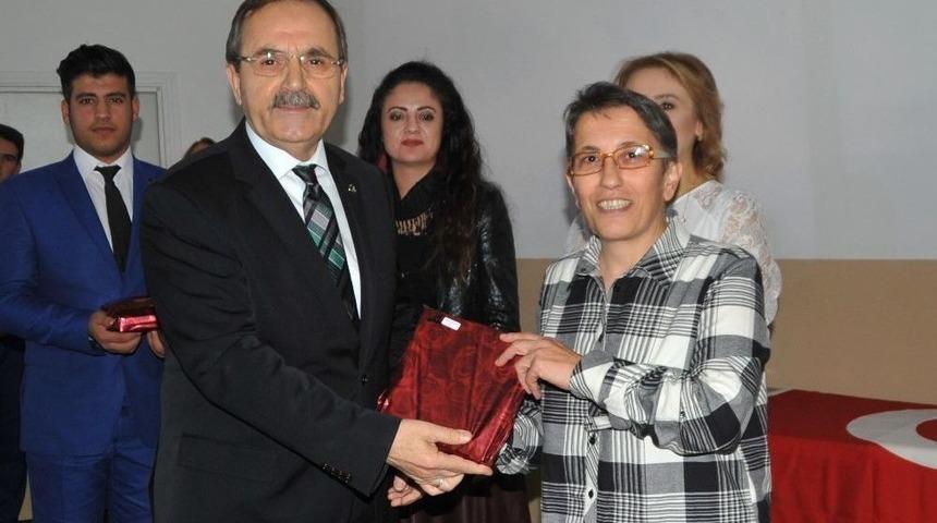 "dolur Anne" Birinci Oldu