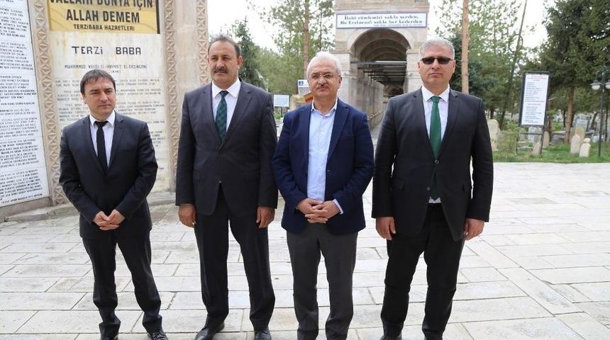 Terzibaba Mezarlığında &Ccedil;evre D&uuml;zenleme &Ccedil;alışmaları Devam Ediyor