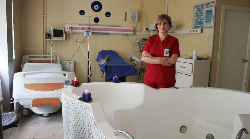 Uzmanlar: "anneler Normal Doğuma Teşvik Edilmeli"