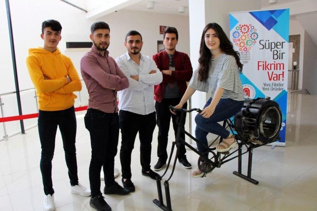 Bu Bisiklet &Ccedil;amaşır Yıkıyor