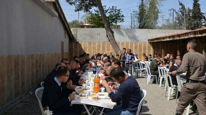 Mutlu K&ouml;yl&uuml;lerden Mehmet&ccedil;ik Vakfı&rsquo;na Bağış
