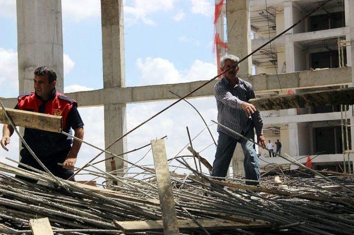 Çökmenin Meydana Geldiği Camide Enkaz Kaldırma Çalışmaları Başladı G1