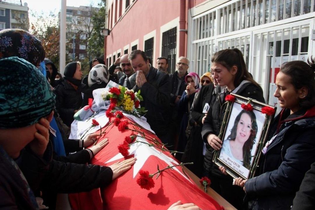 Merve &Ouml;ğretmen, &rsquo;&ouml;ğretmenler G&uuml;n&uuml;&rsquo;nde Ağlattı