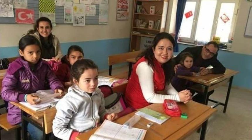 Sınavlarda Toplanan Kırtasiye Malzemeleri Okullara Dağıtıldı