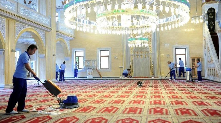 Menteşe&rsquo;de 139 Camide Ramazan Temizliği