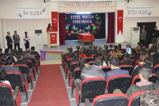 Şırnak’ta 24 Kasım Öğretmenler Günü Kutlandı