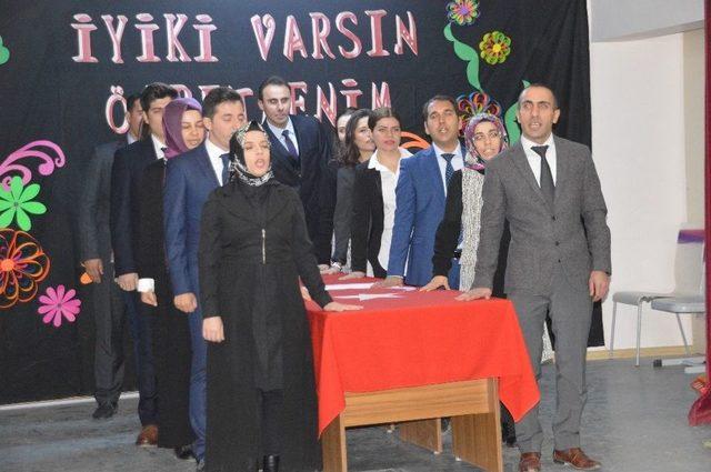 Şırnak’ta 24 Kasım Öğretmenler Günü Kutlandı