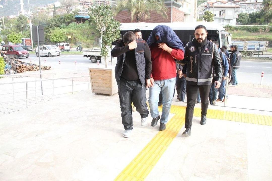 Alanya&rsquo;da 17 Tefeci Ş&uuml;phelisi Adliyede
