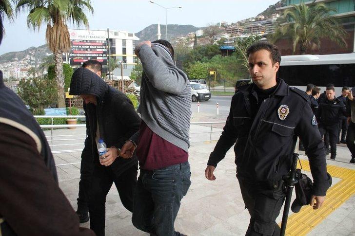 Alanya’da 17 Tefeci Şüphelisi Adliyede G5