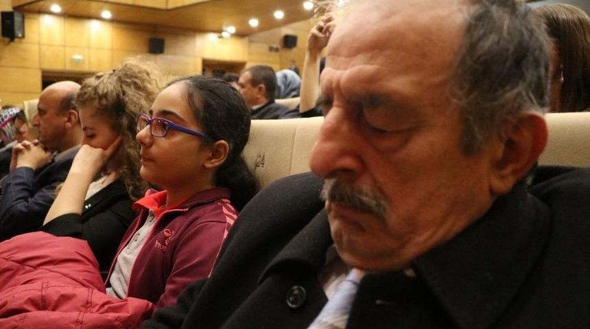 Rize&rsquo;de &Ouml;ğretmenler G&uuml;n&uuml;&rsquo;nde &Ouml;ğrenciler T&uuml;rk&uuml; S&ouml;yledi, &Ouml;ğretmenler Uyudu