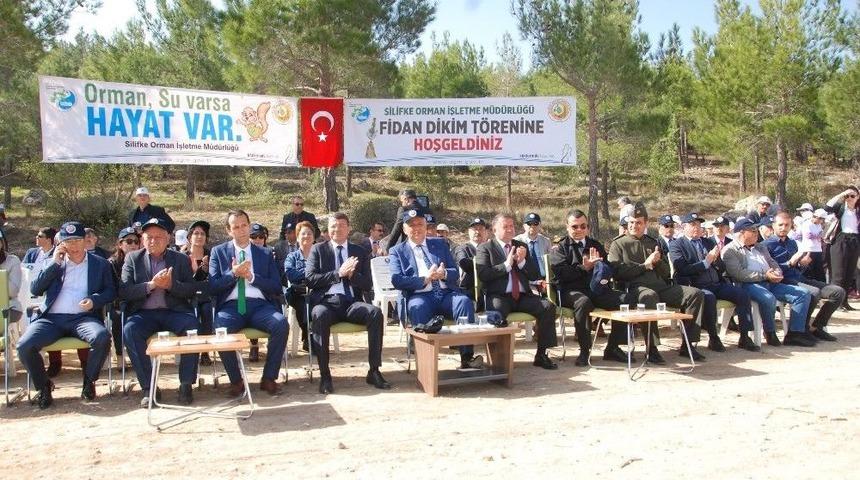 Silifke’de 2 Bin Fidan Toprakla Buluşturuldu