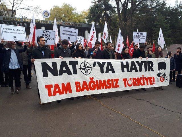&Uuml;niversite &Ouml;ğrencilerden Nato Eylemi 1