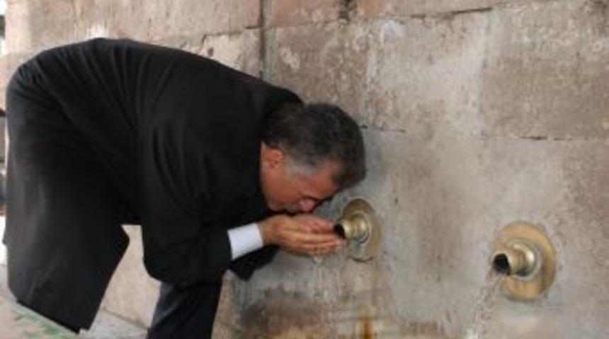 B&uuml;y&uuml;kkılı&ccedil;, "kayserimiz &Ccedil;eşmelerinden Su İ&ccedil;ilebilen Ender Şehirlerdendir"