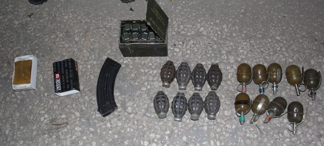 17 El Bombası, 5 Kalaşnikof B&ouml;yle Ele Ge&ccedil;irildi