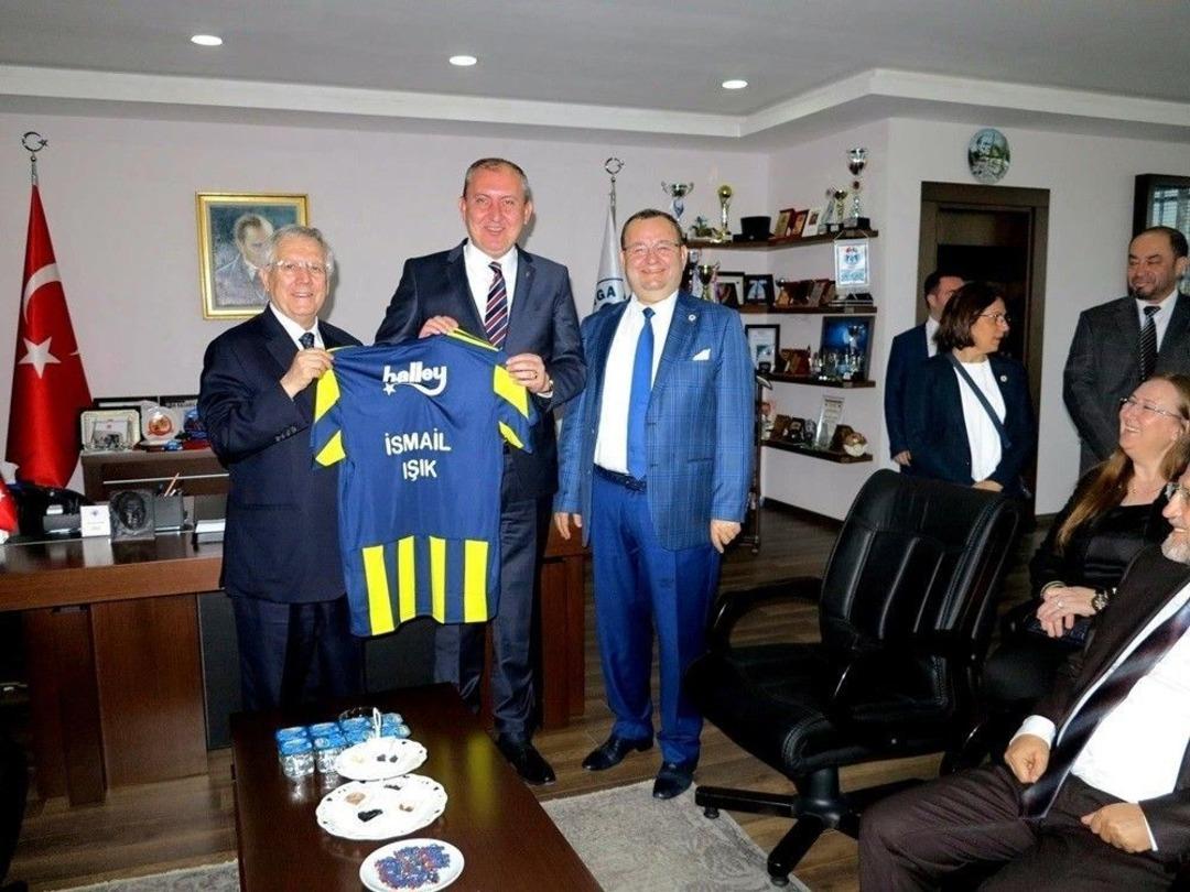 Aziz Yıldırım, Başkan Işık&rsquo;ı Ziyaret Etti