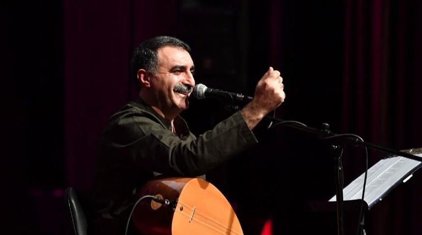 Maltepe&rsquo;de Aşık Veysel T&uuml;rk&uuml;leriyle Anıldı