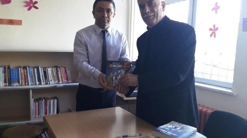 Okulda &lsquo;dağ K&ouml;yl&uuml; Fatma &Ccedil;avuş&rsquo;u İmzaladı