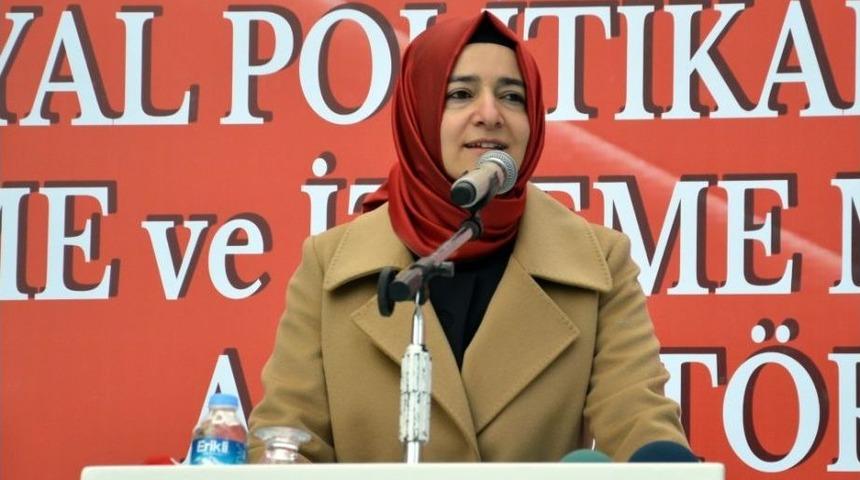 Aile Bakanı Kaya: &ldquo;kılı&ccedil;daroğlu T&uuml;m Kadınlardan &Ouml;z&uuml;r Dilesin&rdquo;