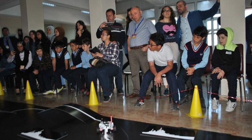 &Ouml;ğrencilerin Yaptığı Robotlar Egemenlik İ&ccedil;in Samsun&rsquo;a &Ccedil;ıktı