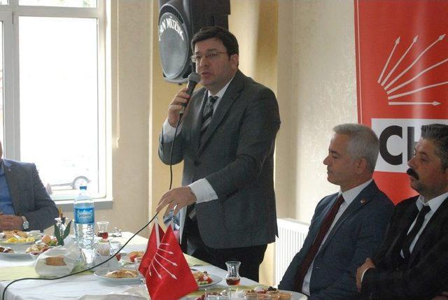 Chp Bayramiç İlçe Yönetimi, Muhtarlarla Kahvaltıda Buluştu