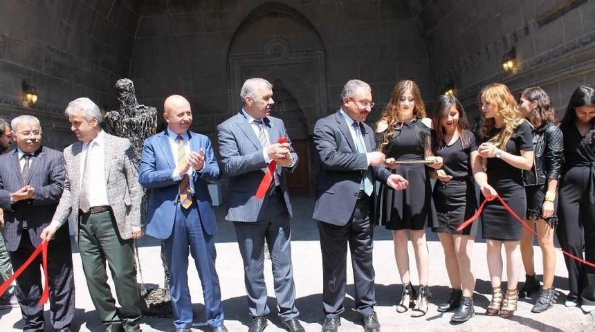 &lsquo;metalden Şeyler&rsquo; Heykel Sergisi A&ccedil;ıldı