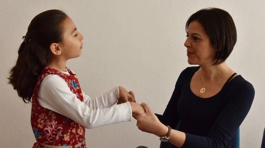 İlkokul &Ouml;ğrencilerinden Mesleklere G&ouml;re 24 Kasım &Ouml;zel Videosu