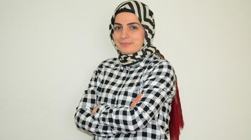 Oda Başkanlığı İ&ccedil;in 4 Dil Bilen Ve 2 &Uuml;niversite Bitiren Kadın Aday Oldu