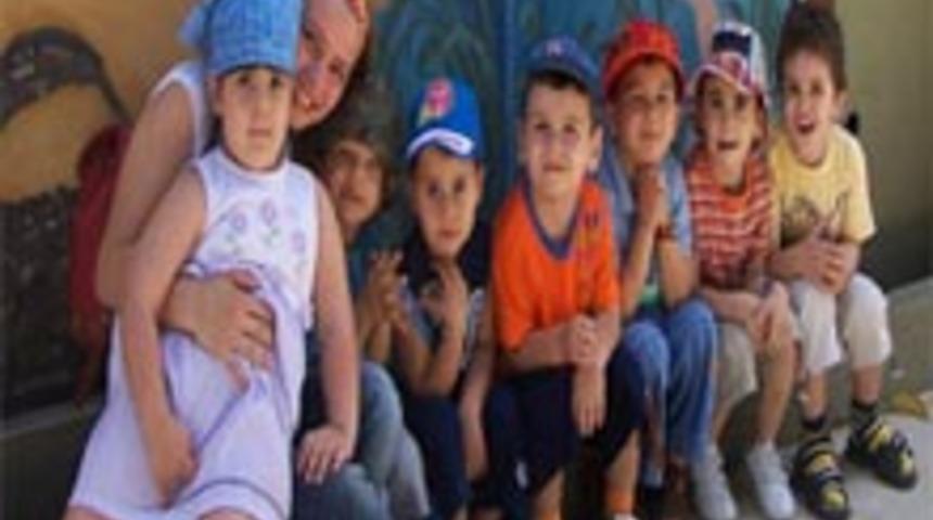 Şirinler &Ccedil;ocuk Kl&uuml;b&uuml; &Ccedil;ocukları Bekliyor