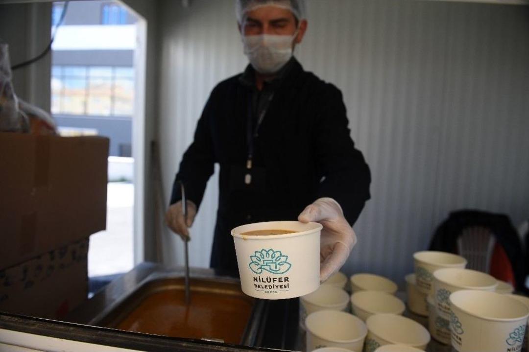 Nil&uuml;fer&rsquo;de Her G&uuml;n 500 &Ouml;ğrenciye &Ccedil;orba İkram Ediliyor